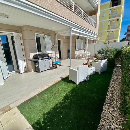 Appartamento Al Mare Con Giardino, Spiaggia E Piscina Альба-Адріатіка Екстер'єр фото