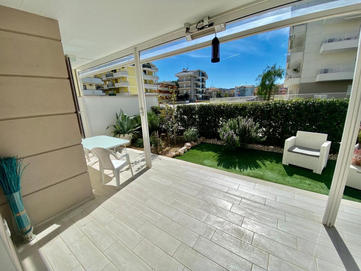 Appartamento Al Mare Con Giardino, Spiaggia E Piscina Альба-Адріатіка Екстер'єр фото